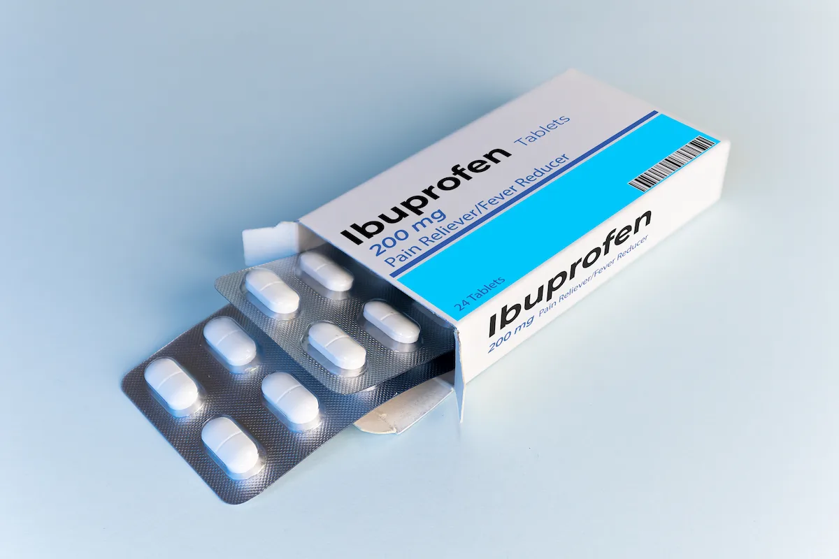 does ibuprofen help with sore throat